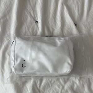 Riddle Oil Travel Bag NWT